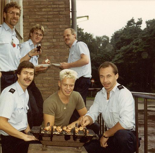 1987-09 BBQ veranda.jpg